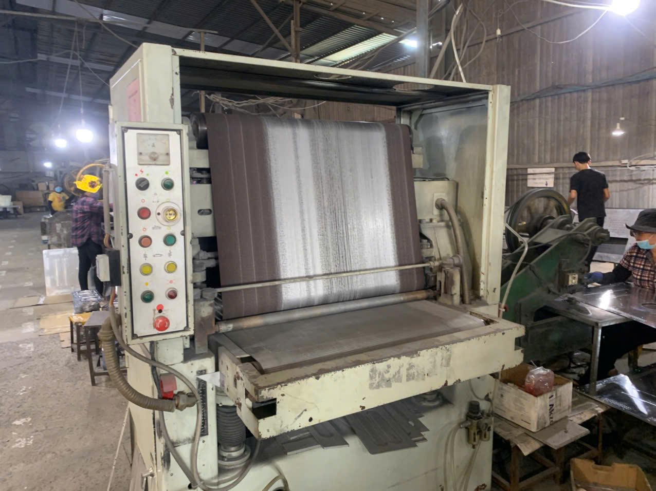 Hairline finishing machine